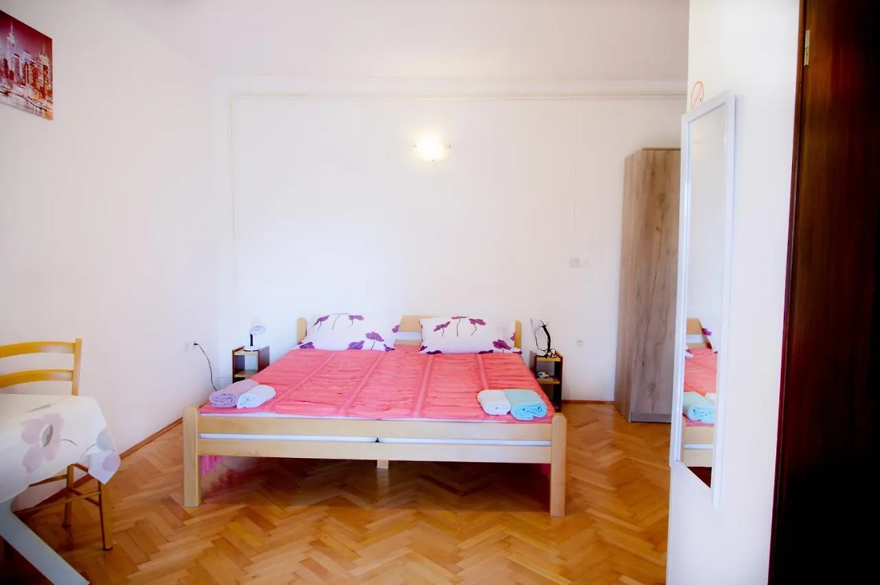 Guest house Nada Rooms 52 Pula
