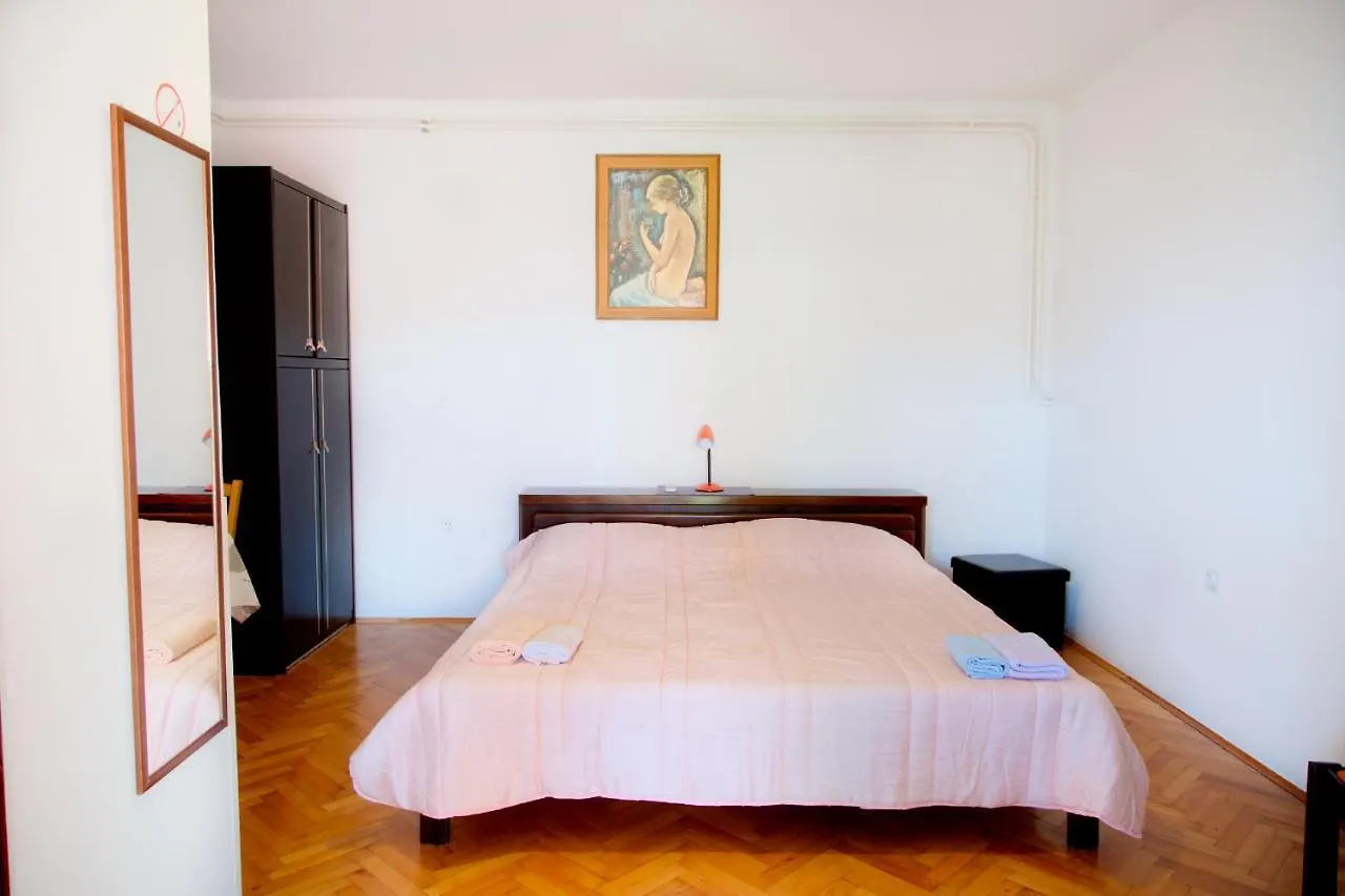 Nada Rooms 52 Pula 2*,  Croatia
